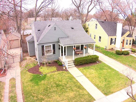 3rd image of 1601 N Vermont Ave