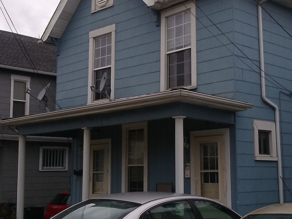 1st image of 826 1/2 W Main St