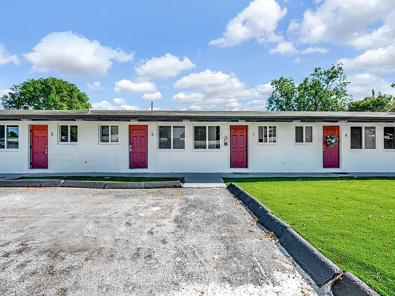 2308 Jackson St — Photo 2