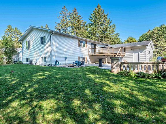 3rd image of 831 Annrich Ave
