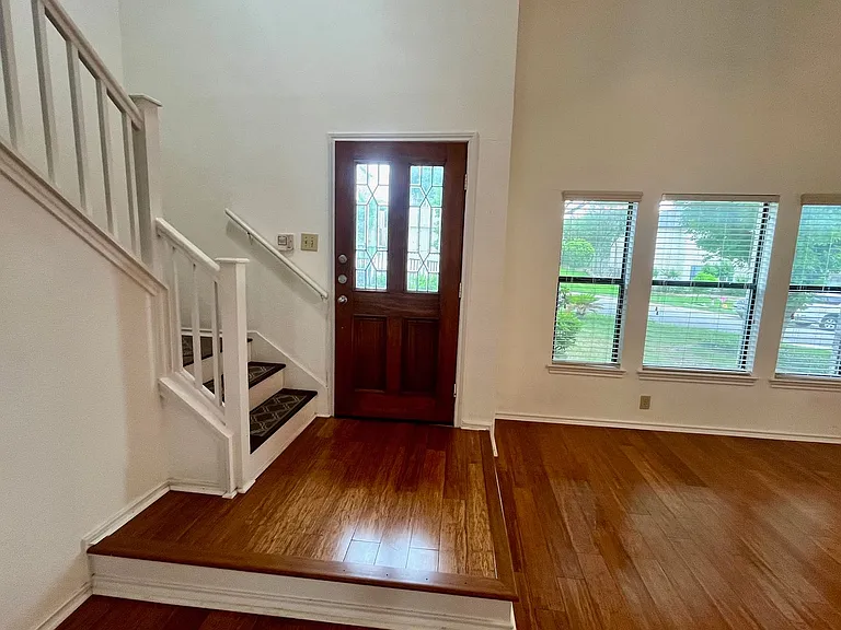 7734 Oakhill Park Dr — Photo 3
