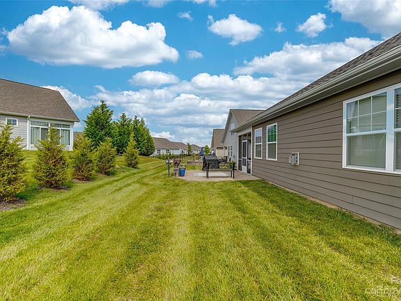 4th image of 109 Rosebay Dr