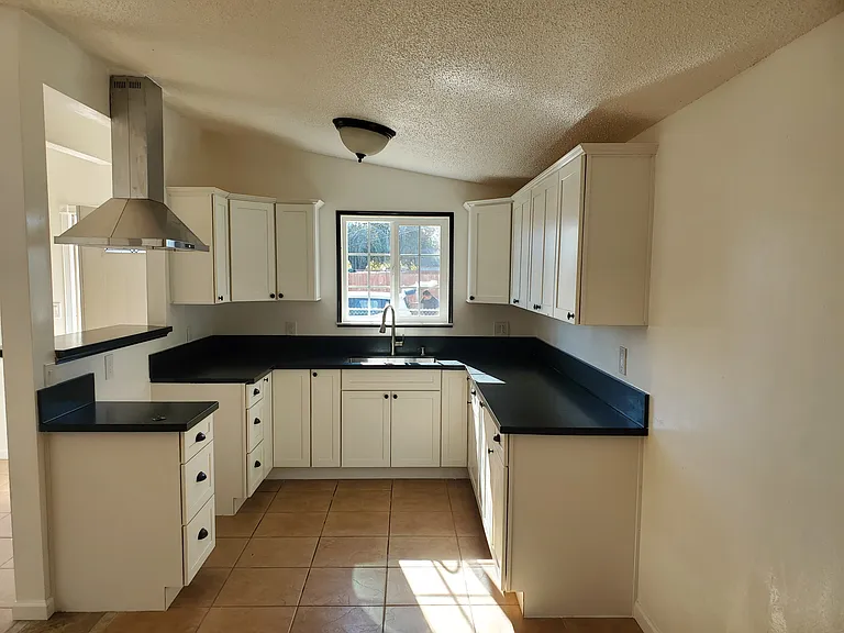 2790 W Luna Dr — Photo 8