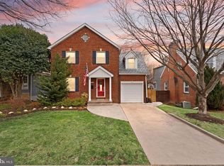 727 26th St S, Arlington, VA 22202