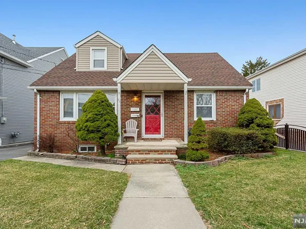 86 Strong St, Wallington, NJ 07057