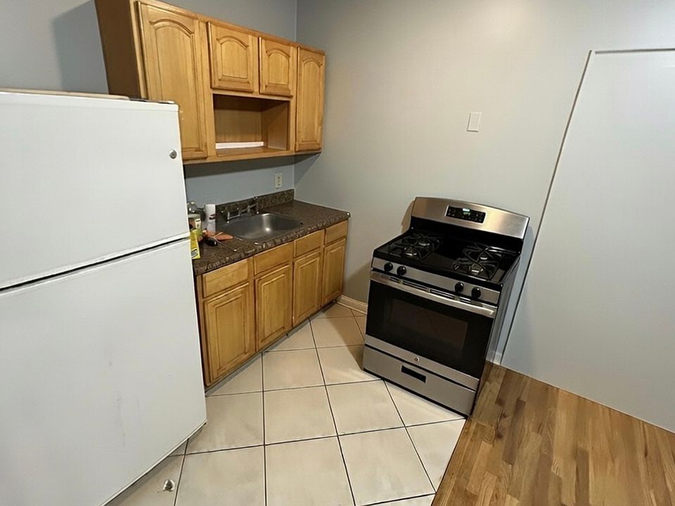 1st image of 49 Dover St Unit B