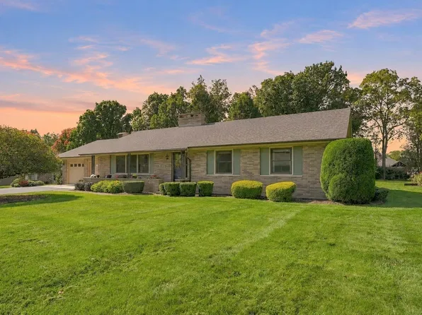 6312 W Hills Rd, Fort Wayne, IN 46804