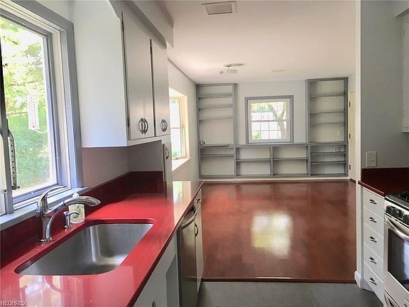 5th image of 20 Glenhurst Dr