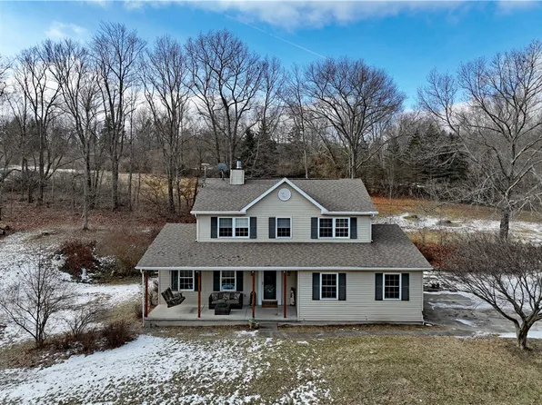 55 Whitetail Dr, Elmira, NY 14903