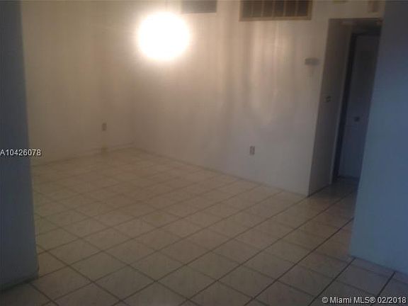 4th image of 20275 NE 2nd Ave APT 24