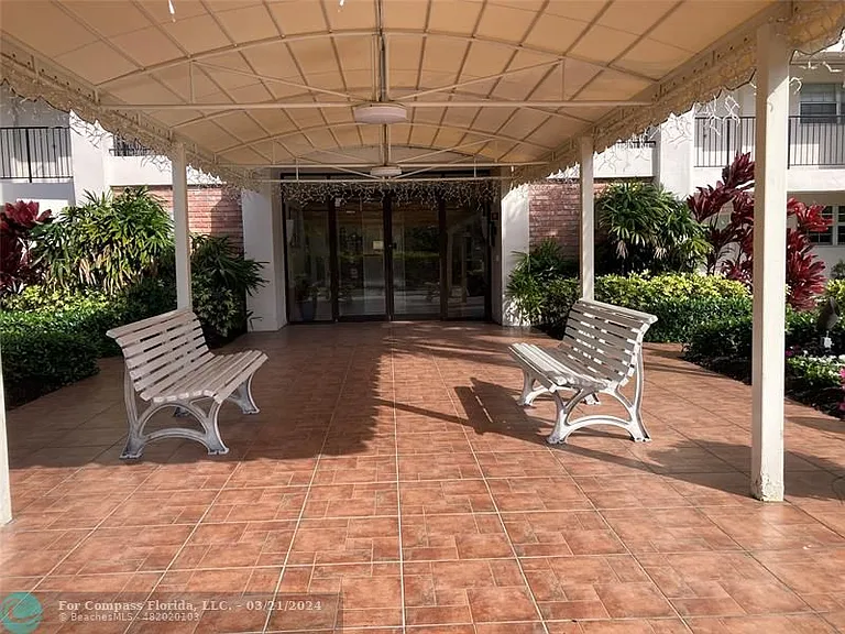 3300 N Palm Aire Dr #606 — Photo 23