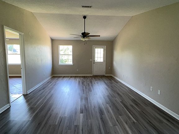 4th image of 754 Melissa Dr