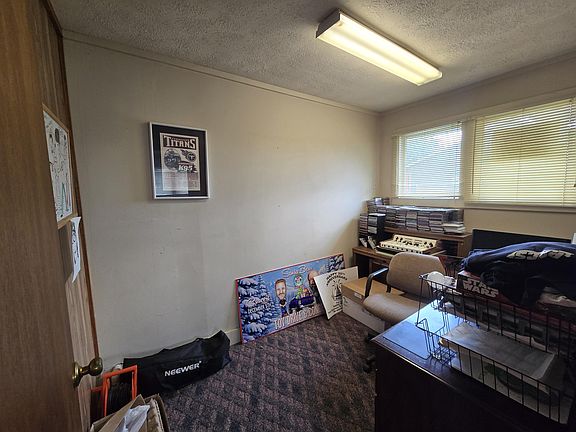 5th image of 7 Aspen St