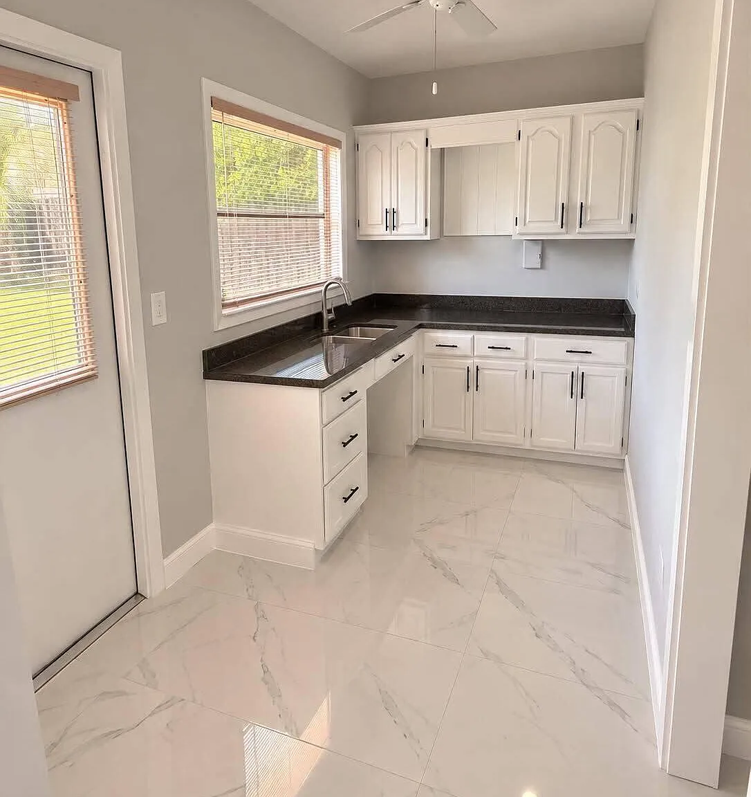 1 bed, 1.0 bath, 1292 sqft, $1,800 — Photo 2