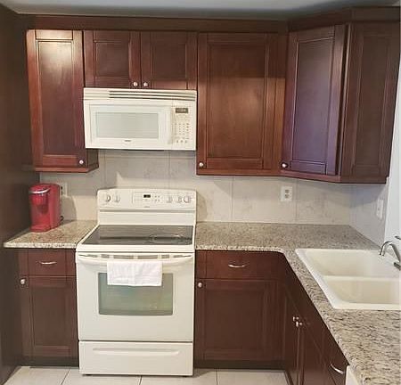 4th image of 4325 Carambola Cir S #2666