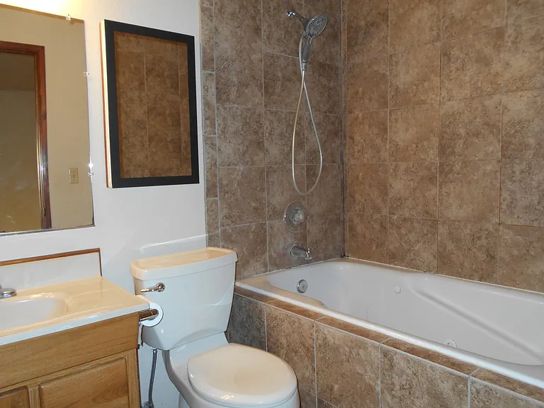 1085 Shaw Rd — Photo 6