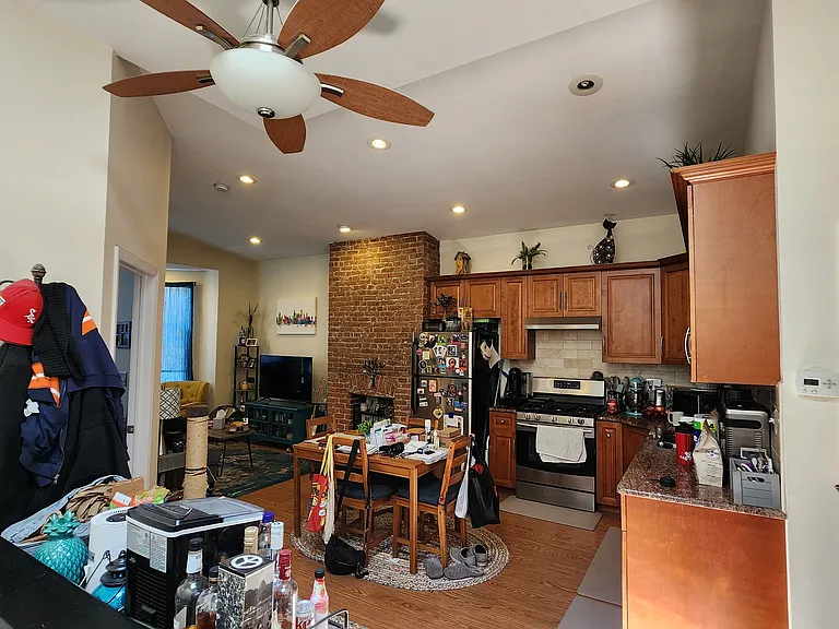 244 Whiton St #2 — Photo 1