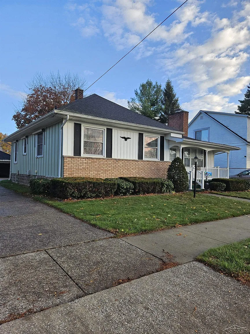 1544 Maine St photo 1