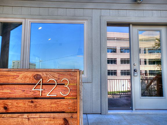 3rd image of 423 Armstrong Ave