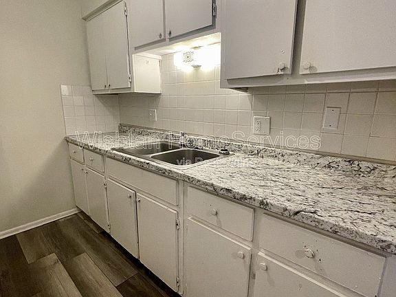 3rd image of 217 Charleston Blvd #4