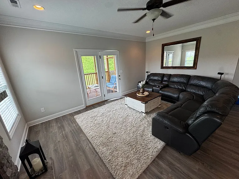 104 Deerberry Ln — Photo 30