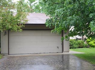 2708 Rolling Oaks Rd, Burnsville, MN 55337