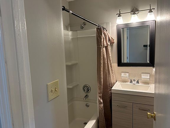 5th image of 611 Idaho Dr