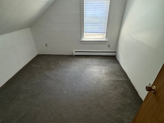 5th image of 35 Hazel Ave
