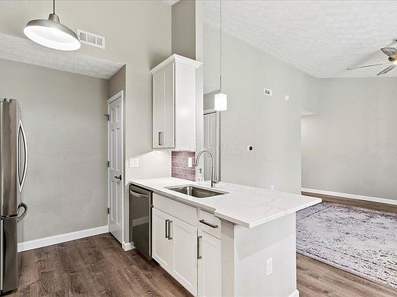 4th image of 1116 Coventry Way APT B