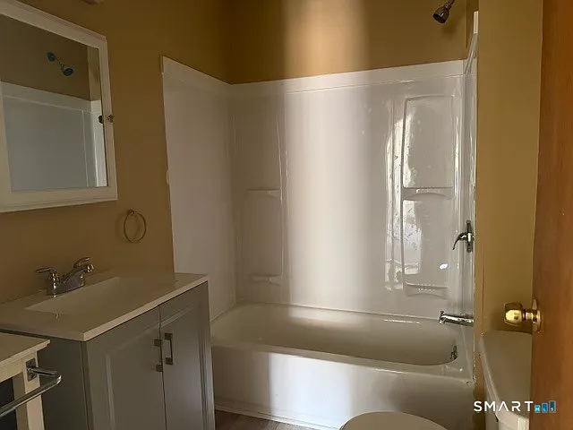 27 N Main St #4 — Photo 6
