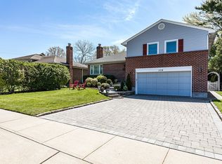 379 Terrace Ave, Garden City, NY 11530