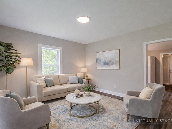 3rd image of 401 Prince Dr