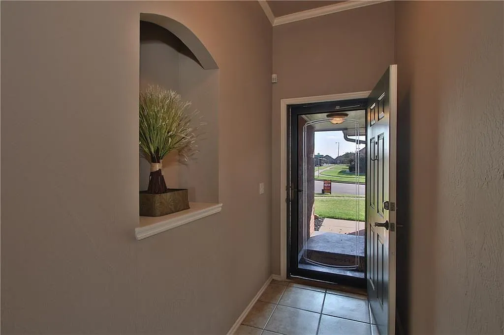 17033 Autumnwood Dr — Photo 4