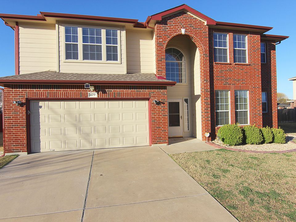 1st image of 419 Wrought Iron Dr