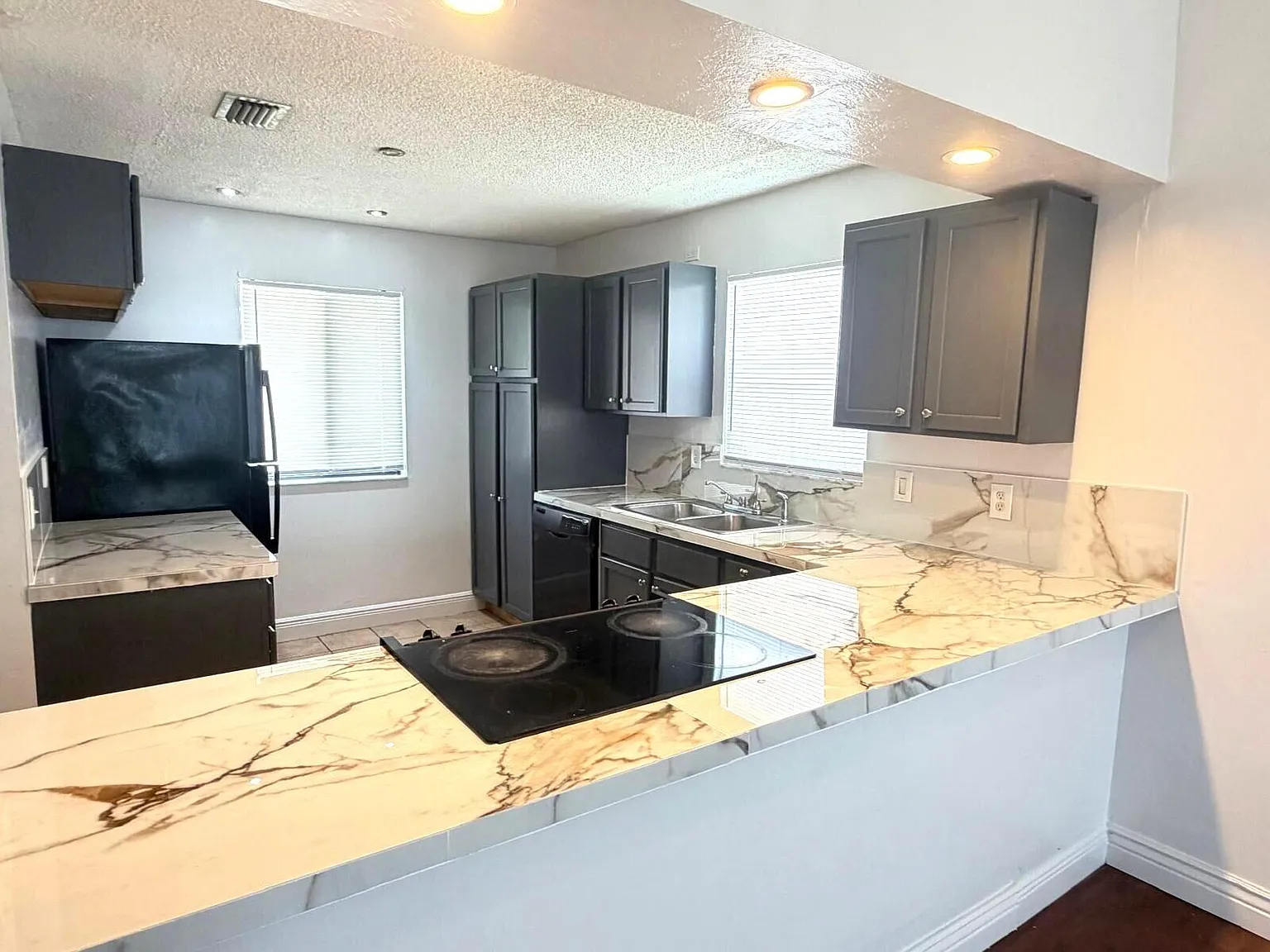 2 bed, 2.0 bath, 992 sqft, $2,150 — Photo 4