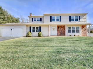 4 Swan Ct, Marlboro, NJ