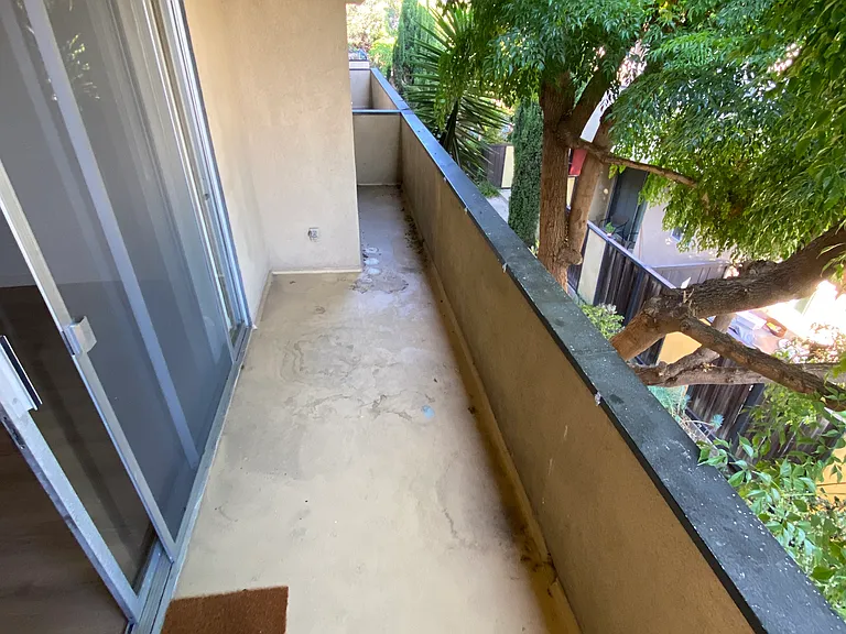 3526 Mentone Ave #7 — Photo 8