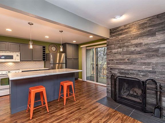 5th image of 303 Gage Blvd APT 210
