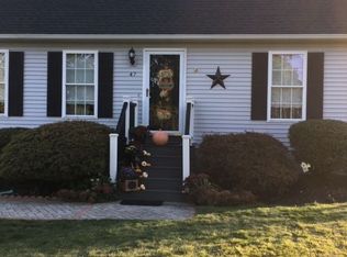 47 Cherry Ln, Tiverton, RI 02878