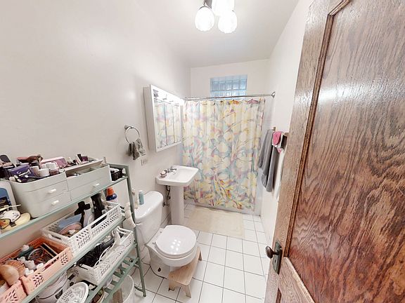 5th image of 3608 N Bosworth Ave #1