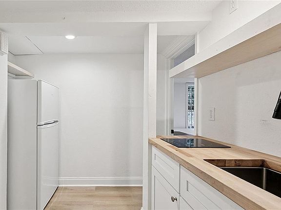 5th image of 1200 Pine St