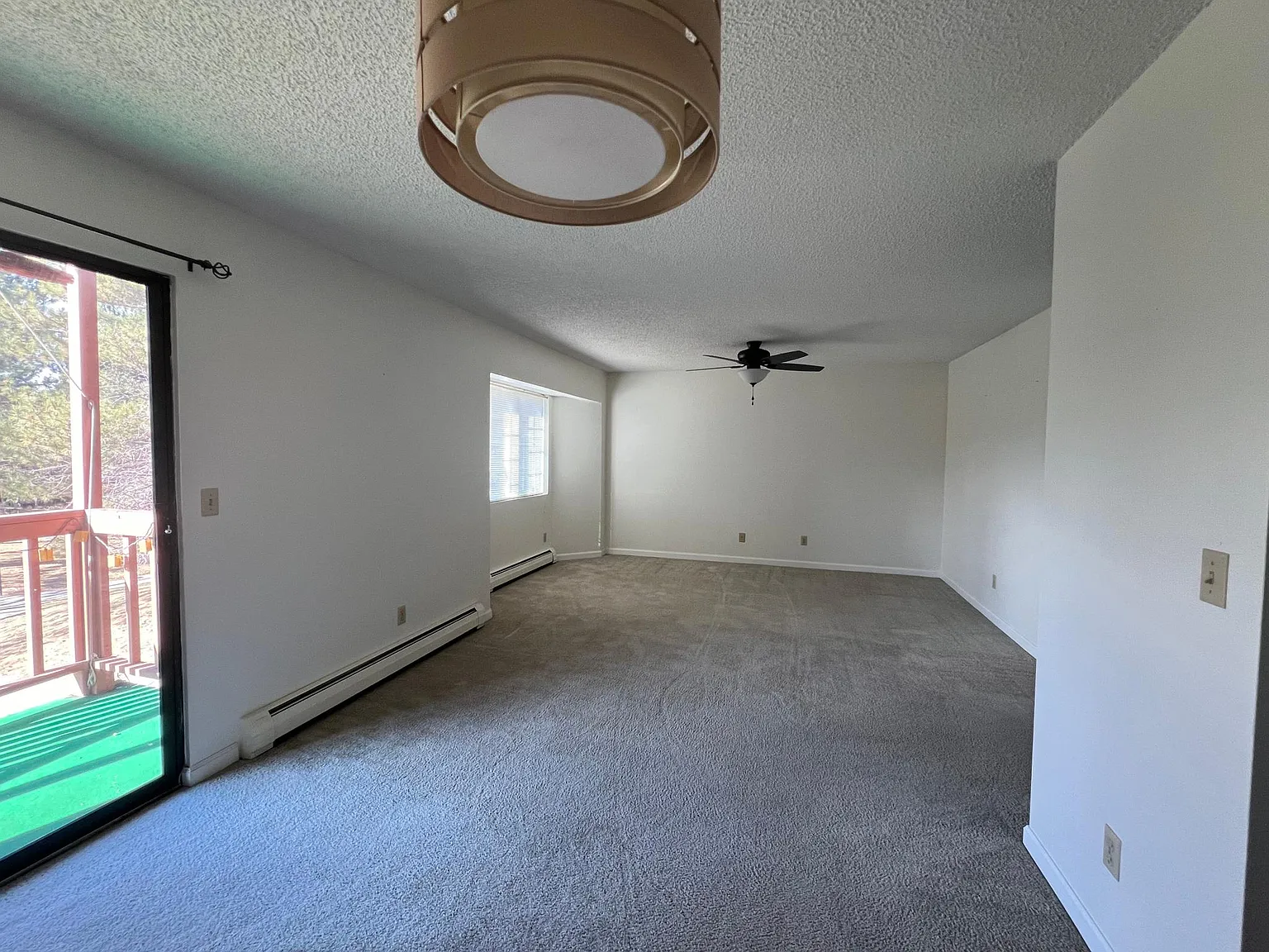2 bed, 1041 sqft, $1,550 — Photo 4