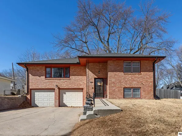 828 S Polk St, Papillion, NE 68046