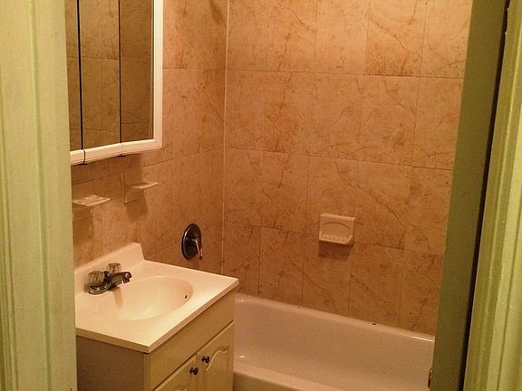 3rd image of 640 E 89th St #2