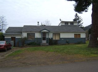 677 W Rainbow St, Roseburg, OR