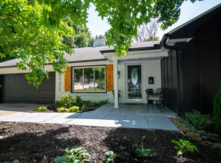 2171 E Montclair St, Springfield, MO 65804