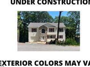 443 Lake Rd, Tobyhanna, PA 18466