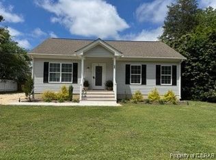 230 Roseneath Ave, Kilmarnock, VA 22482