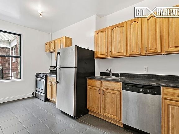 4th image of 420 Clinton Ave #1F