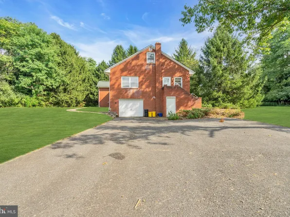6 Terry Ct, Hamilton, NJ 08620